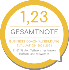 Button Gesamtnote 1,23 als Ergebnis der Evaluation der Business Coach-Ausbildung Spurrillenwechsel® erlernen von 2006 - 2026 - News | DR. EVA KINAST® - Kaderschmiede für Führungskräfte & Coaches